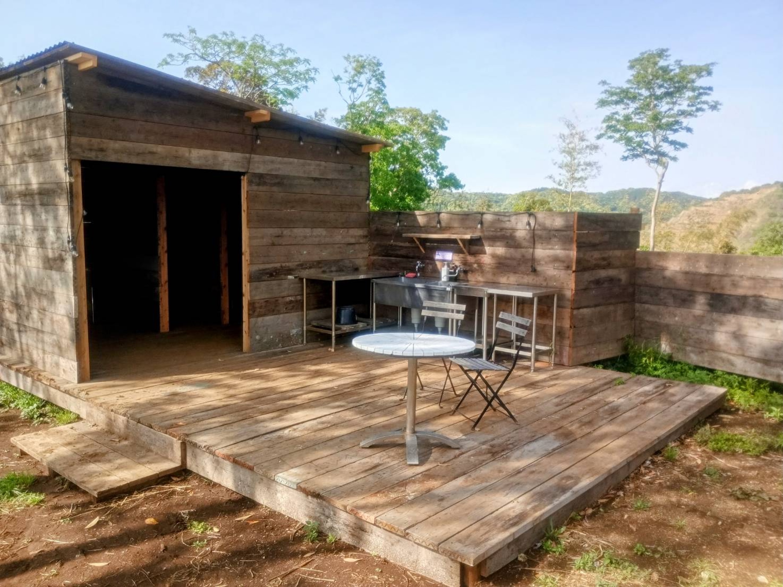 シャワー・トイレ・炊事場